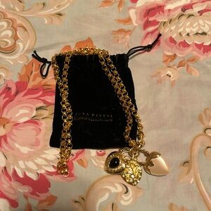 Joan Rivers beautiful heart necklace